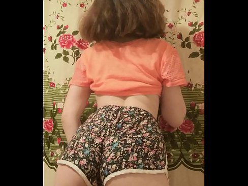❤️ Seksikäs nuori beibi riisuu shortsinsa kameran edessä ❌ Vittu video at us ❌️